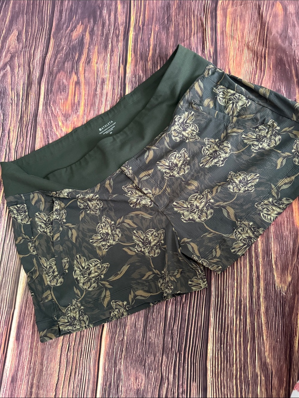 Athleta Trekkie North Shorts